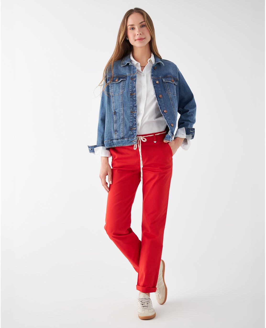 Pantalón con cinturón para mujer