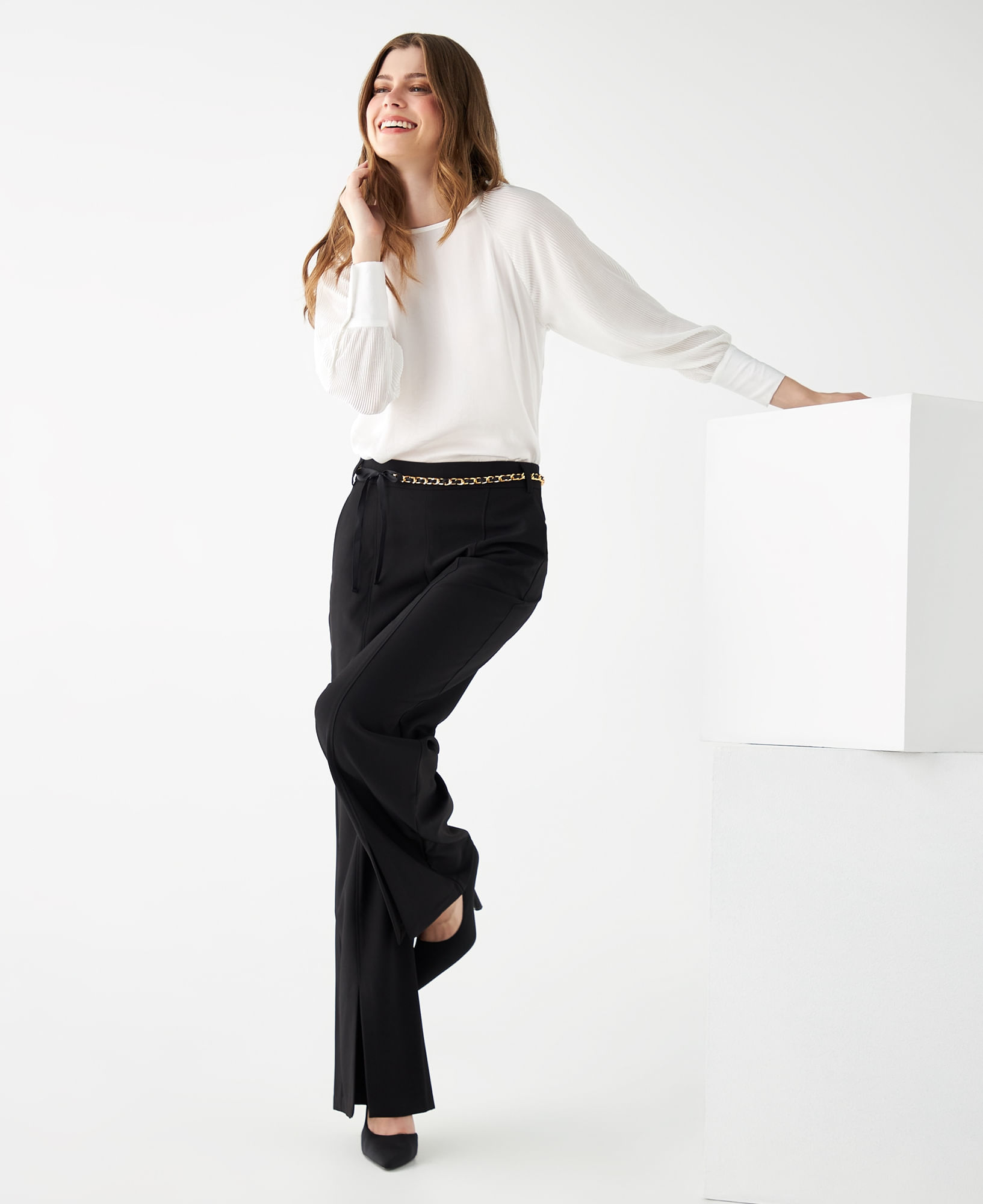 Pantalón con bolsillos laterales para mujer
