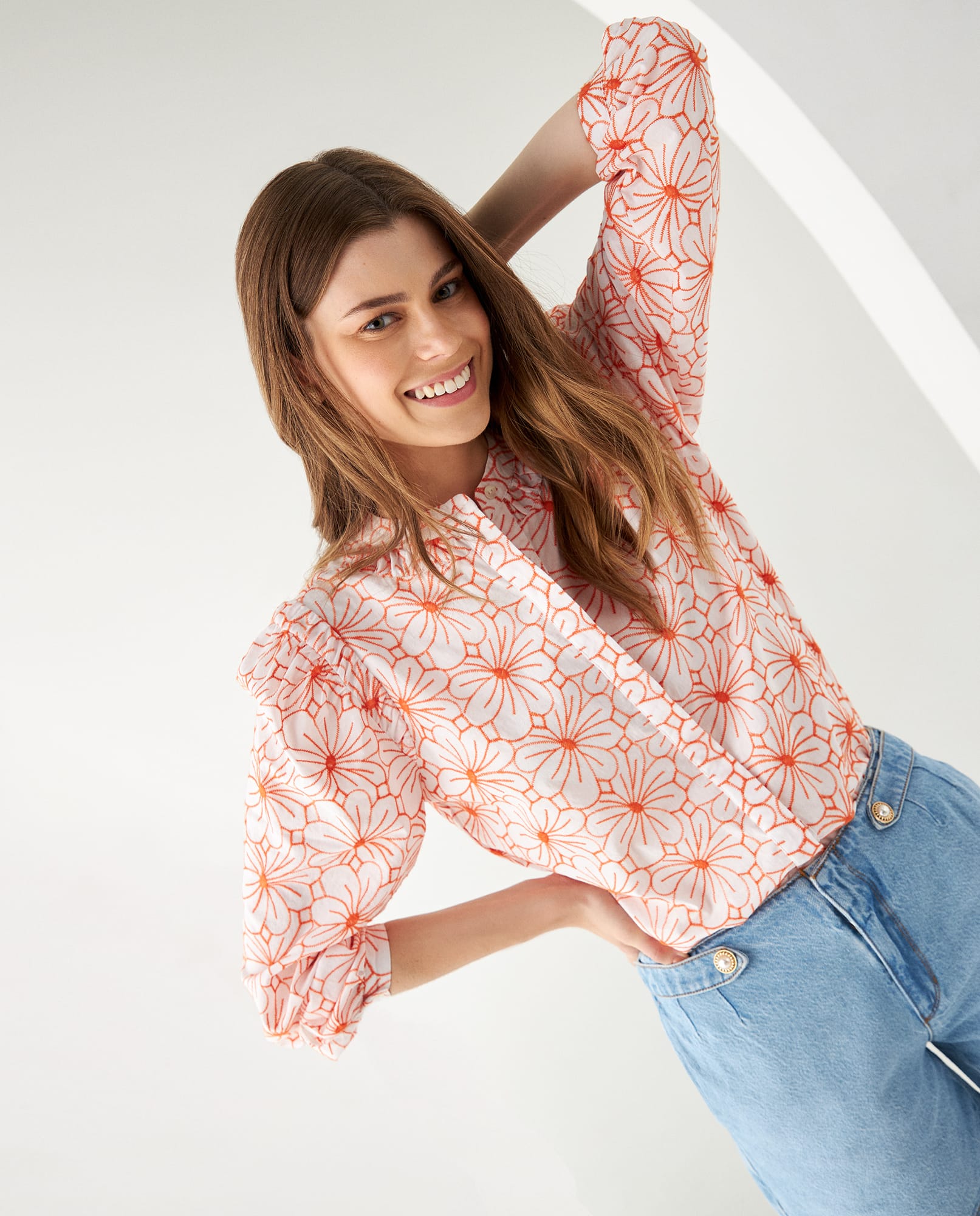 Camisa con diseños bordados para mujer