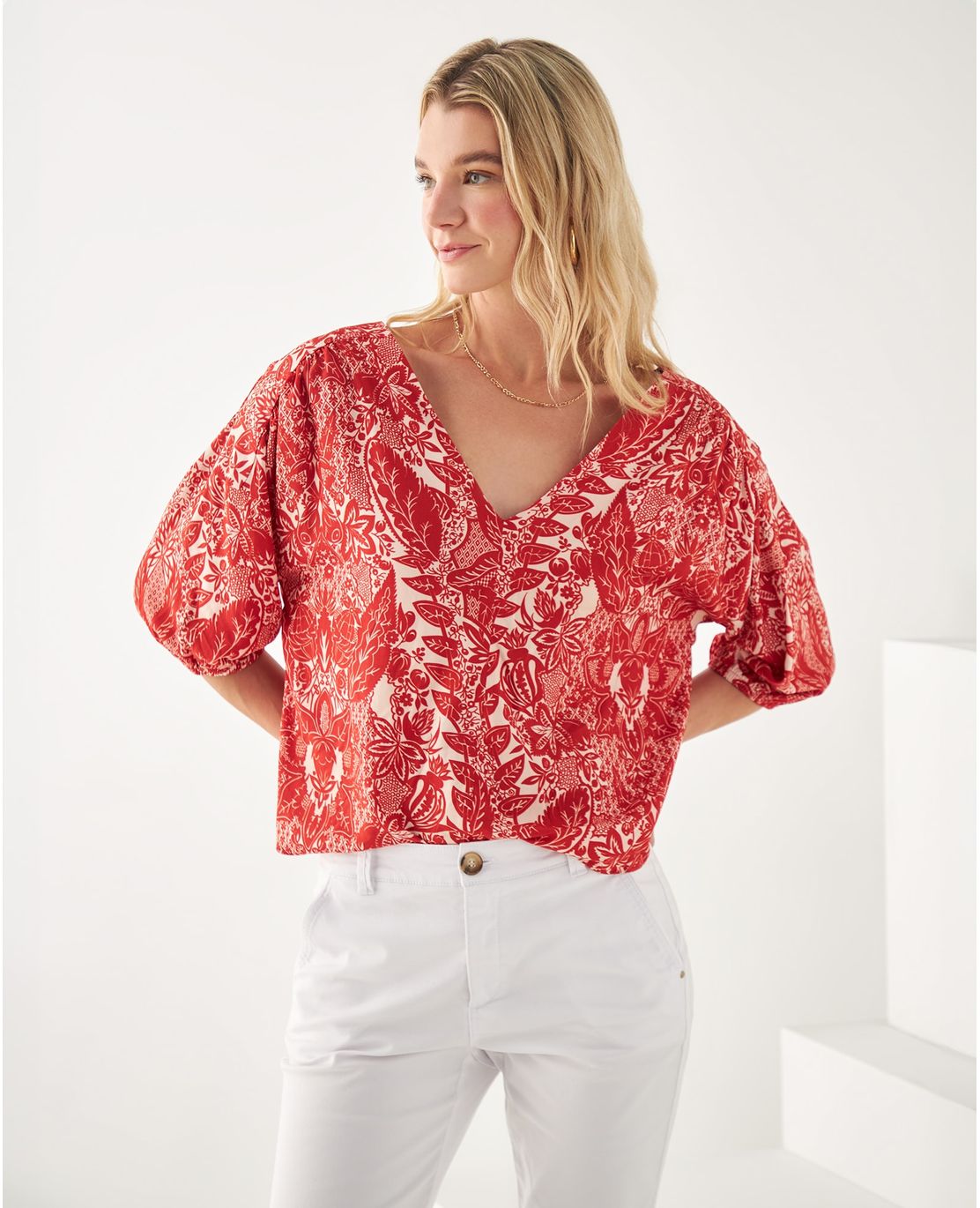 Camisa con escote en V para mujer