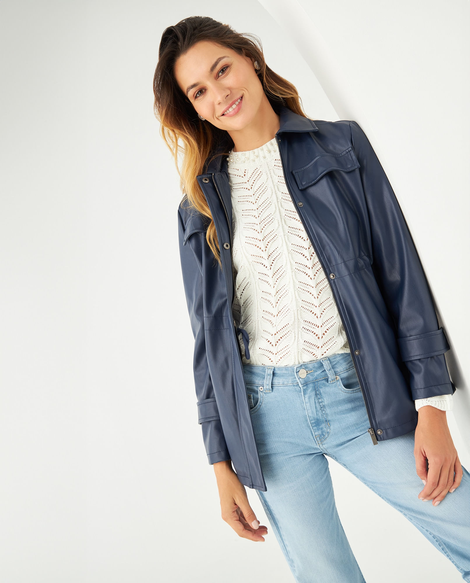 Chaqueta con correa en mangas para mujer