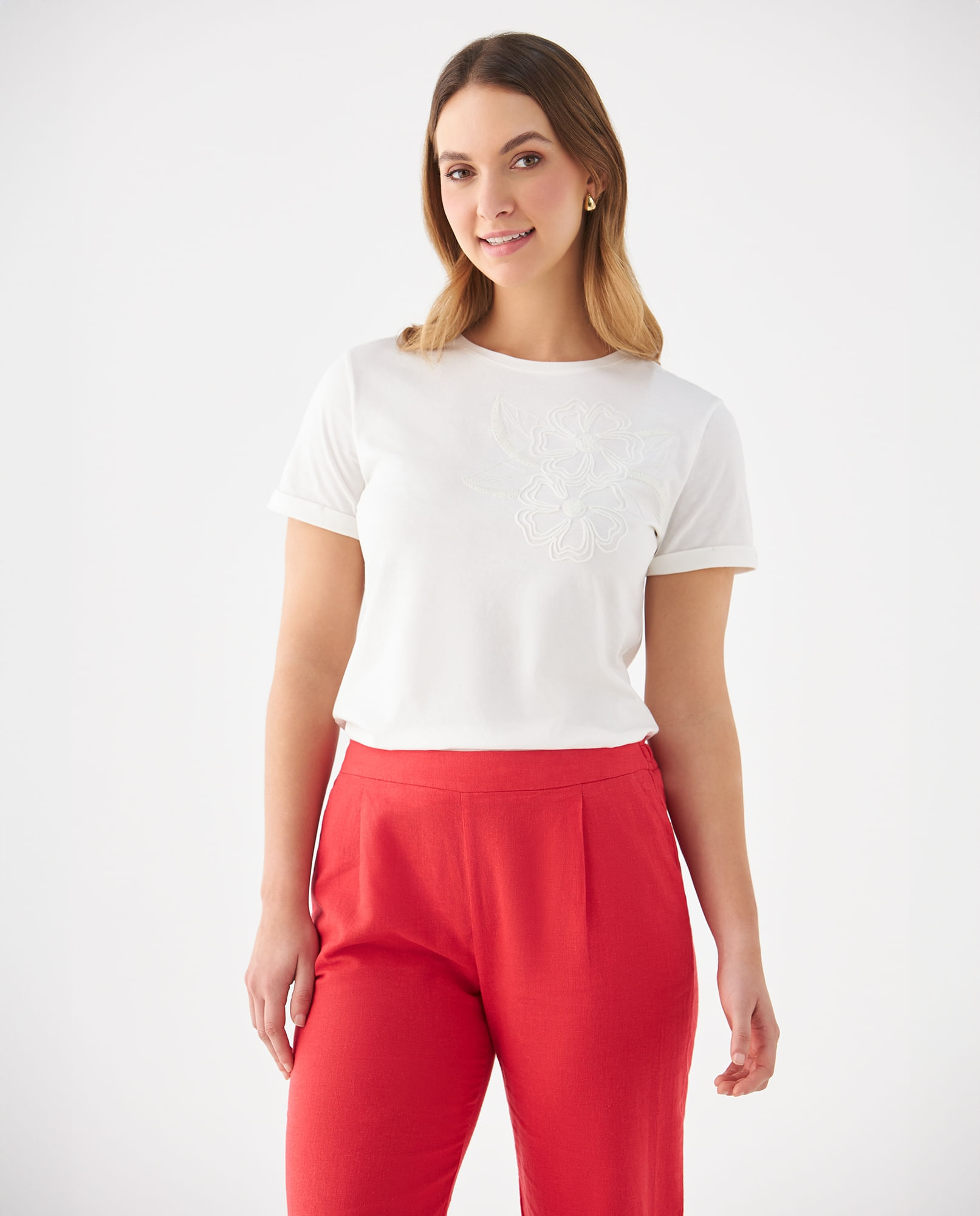 Camiseta con aplique bordado para mujer