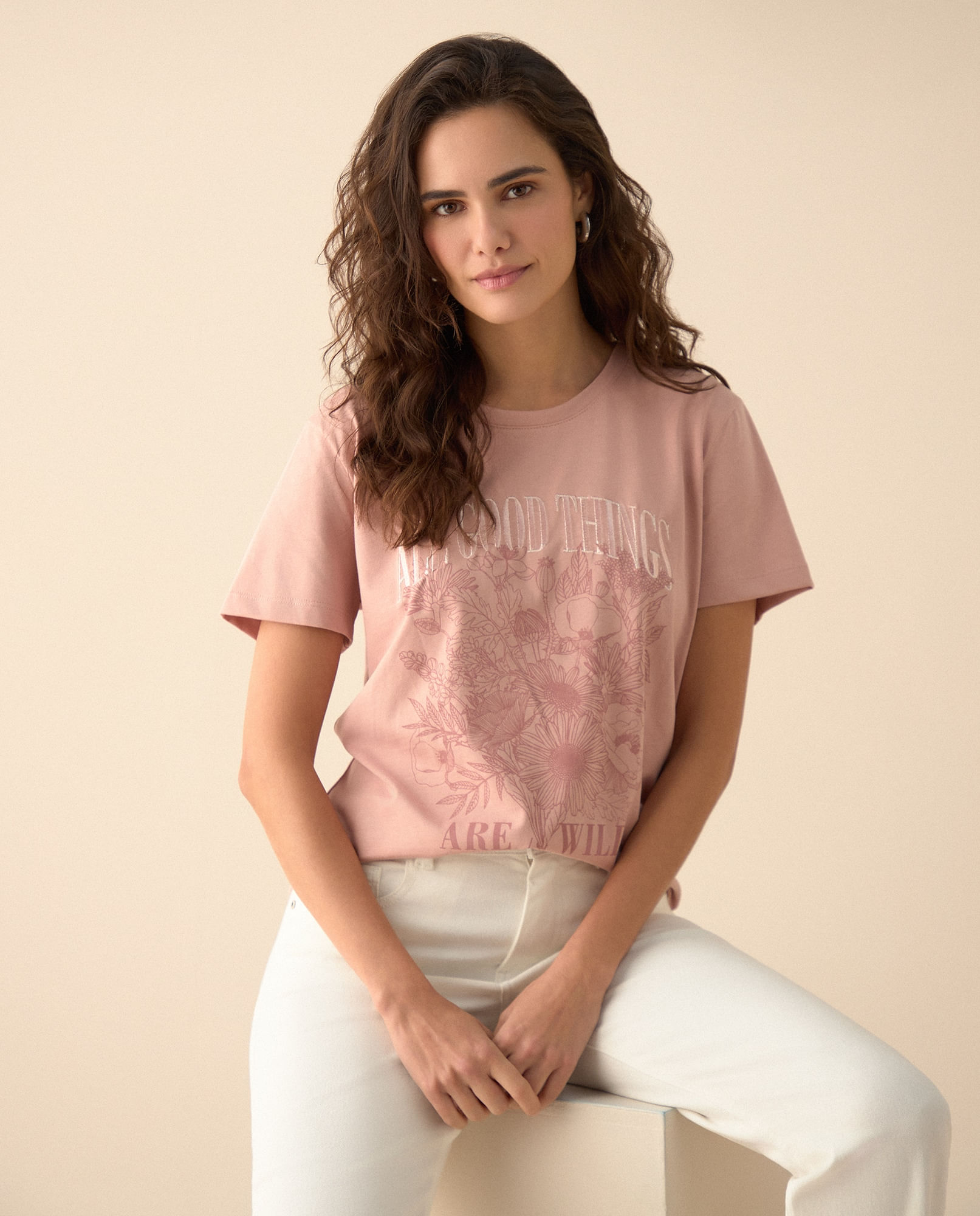 Camiseta con estampado brillante en frente para mujer