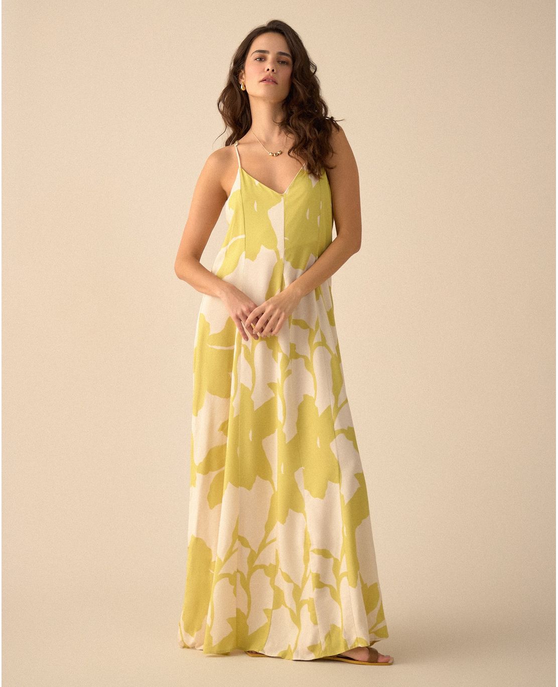 Vestido largo con escote en V para mujer