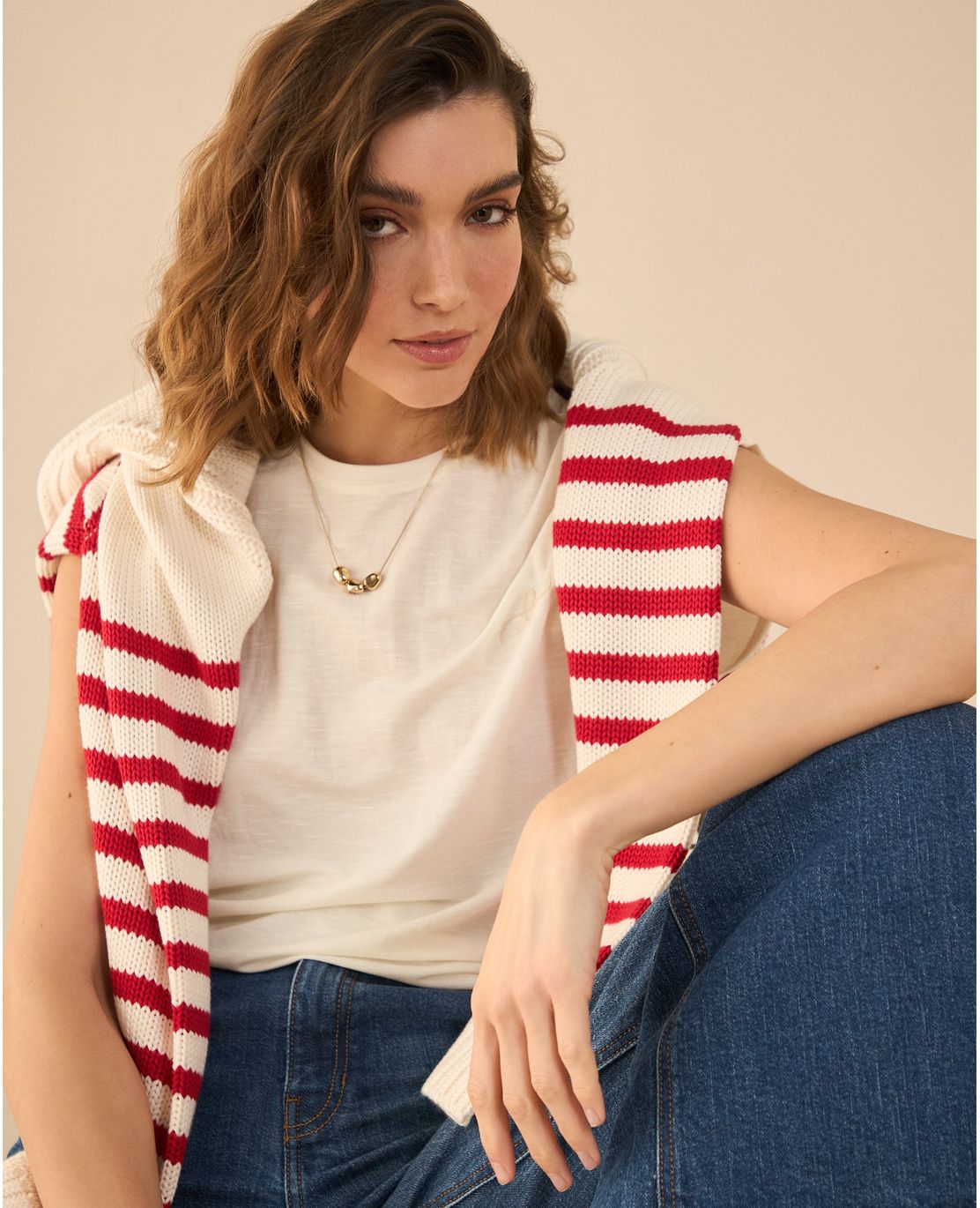 Camiseta con recogido en hombro para mujer