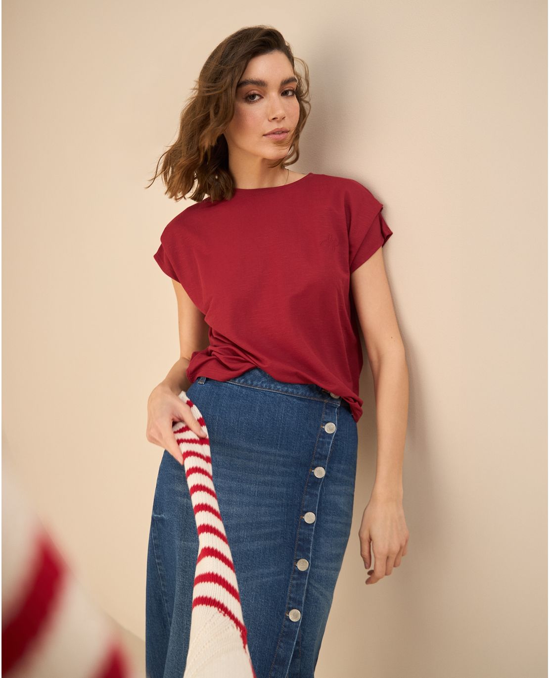 Camiseta con recogido en hombro para mujer