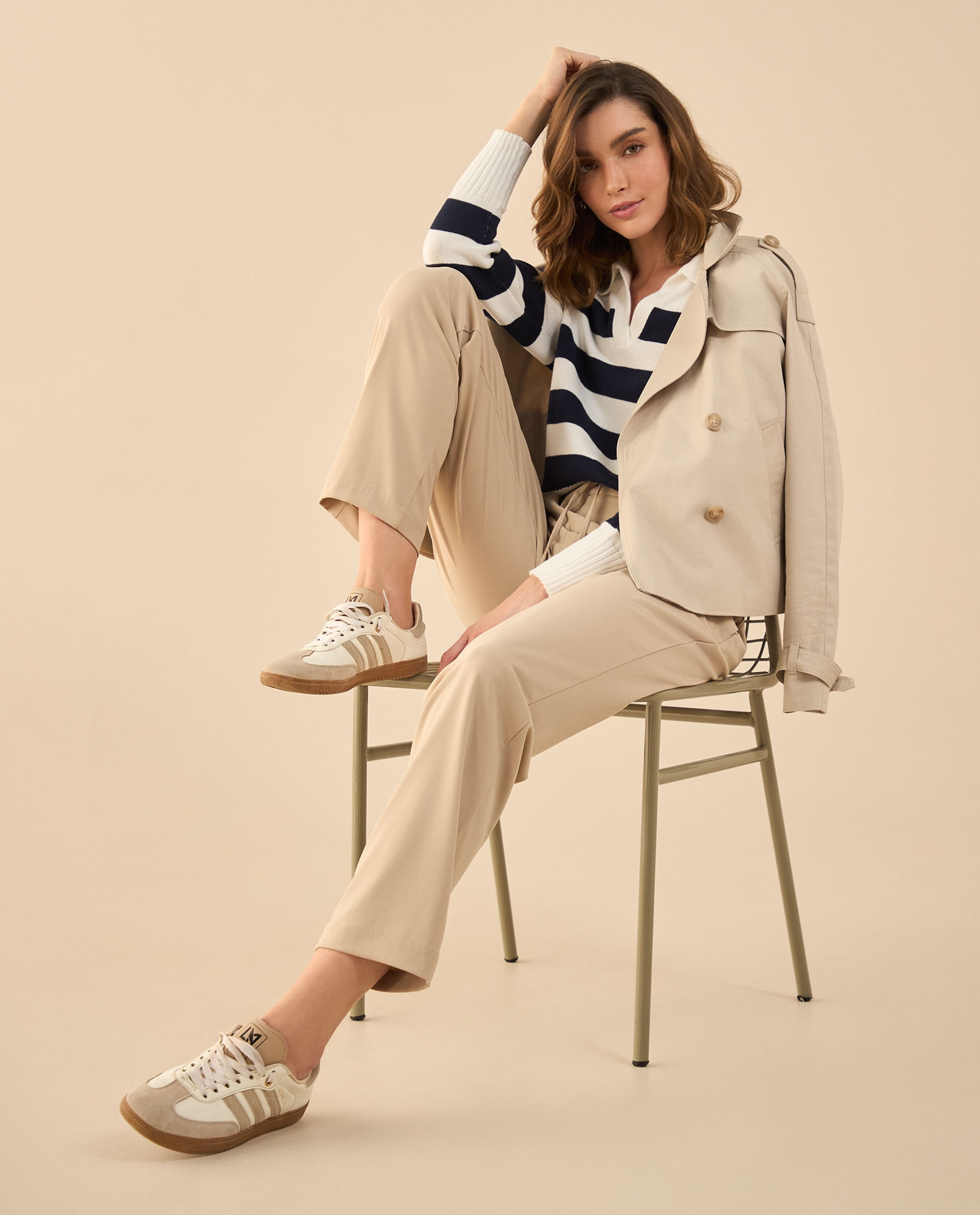 Pantalón con cordón ajustable en frente para mujer