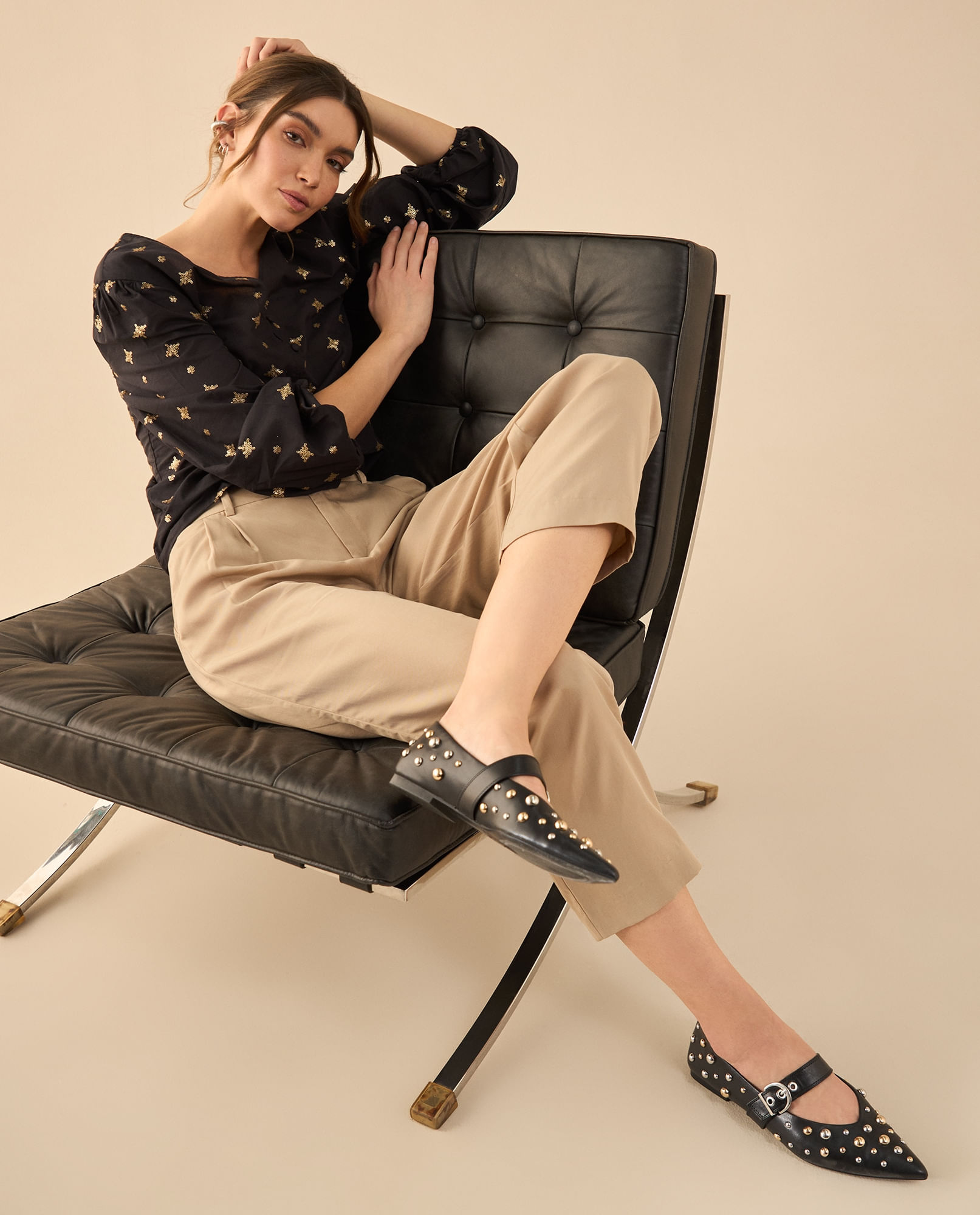Pantalón de tela fluida para mujer