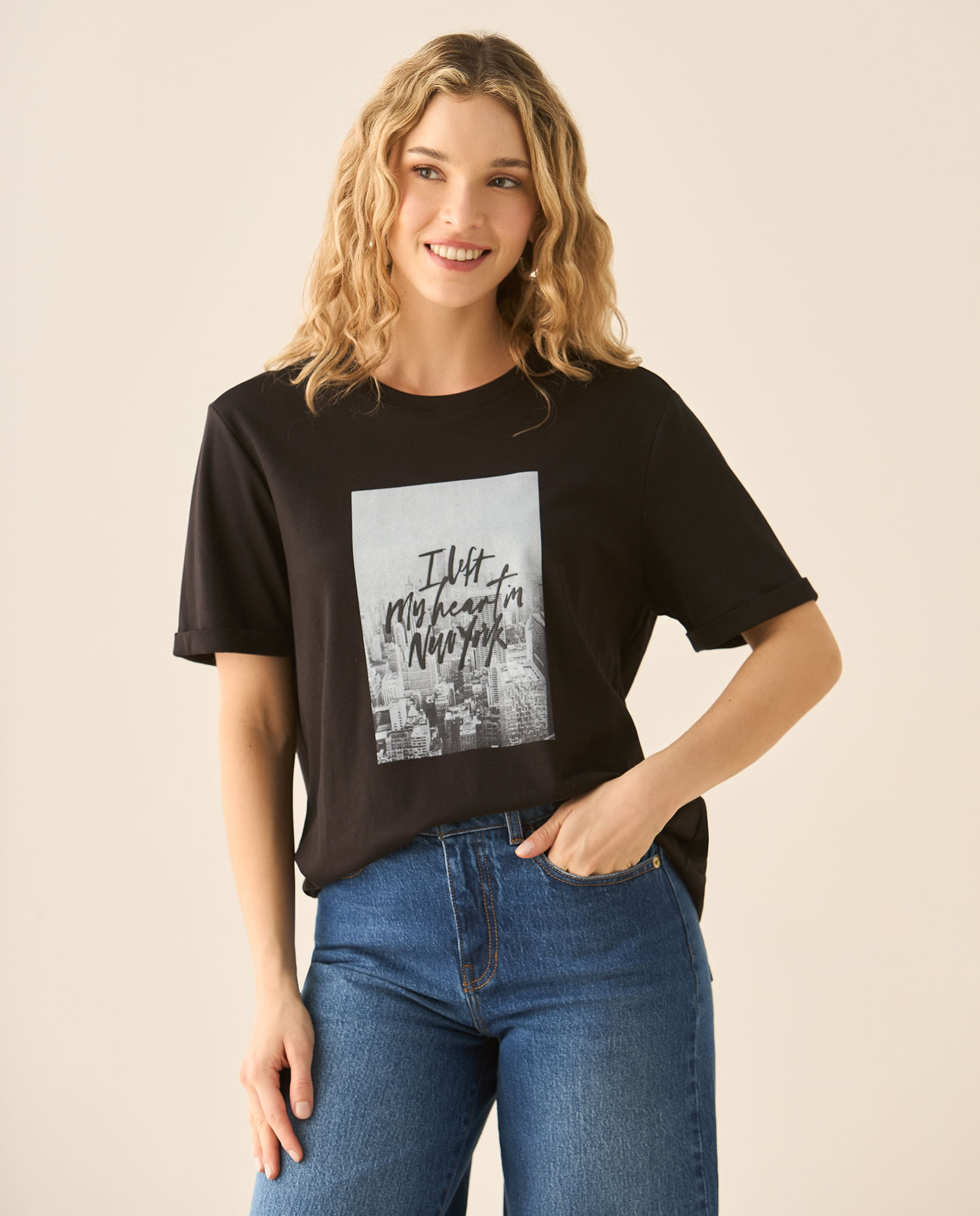 Camiseta manga corta con estampado al frente para mujer