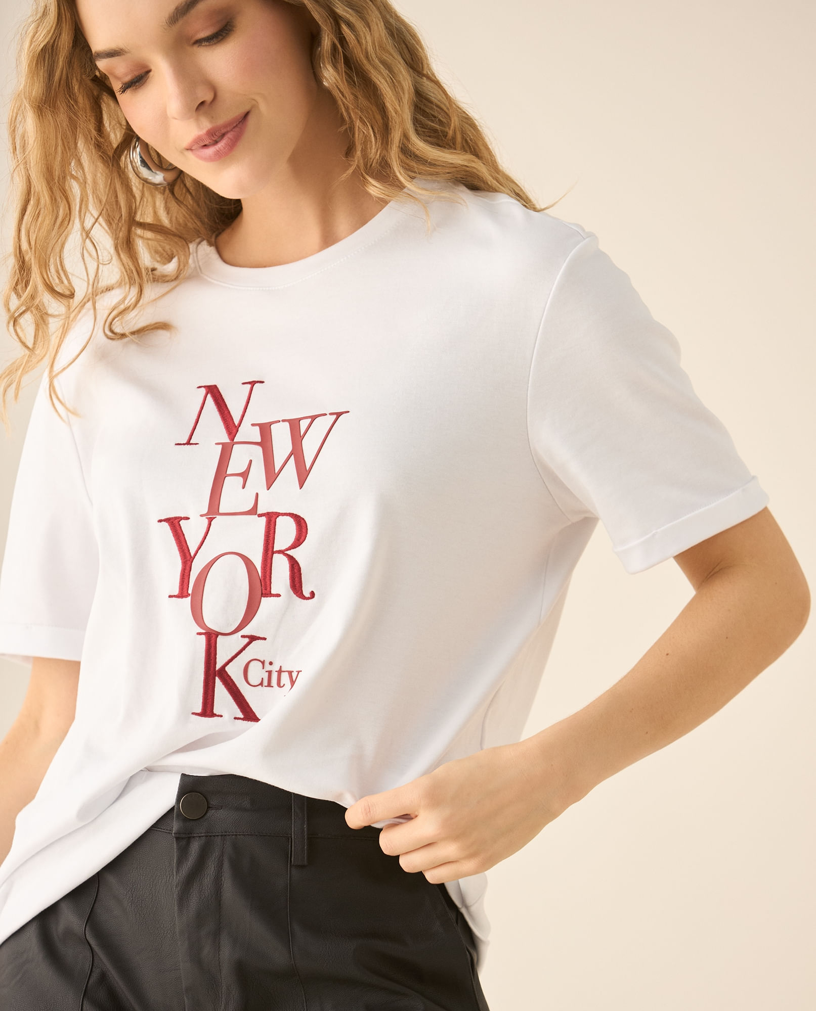 Camiseta manga corta con estampado al frente para mujer