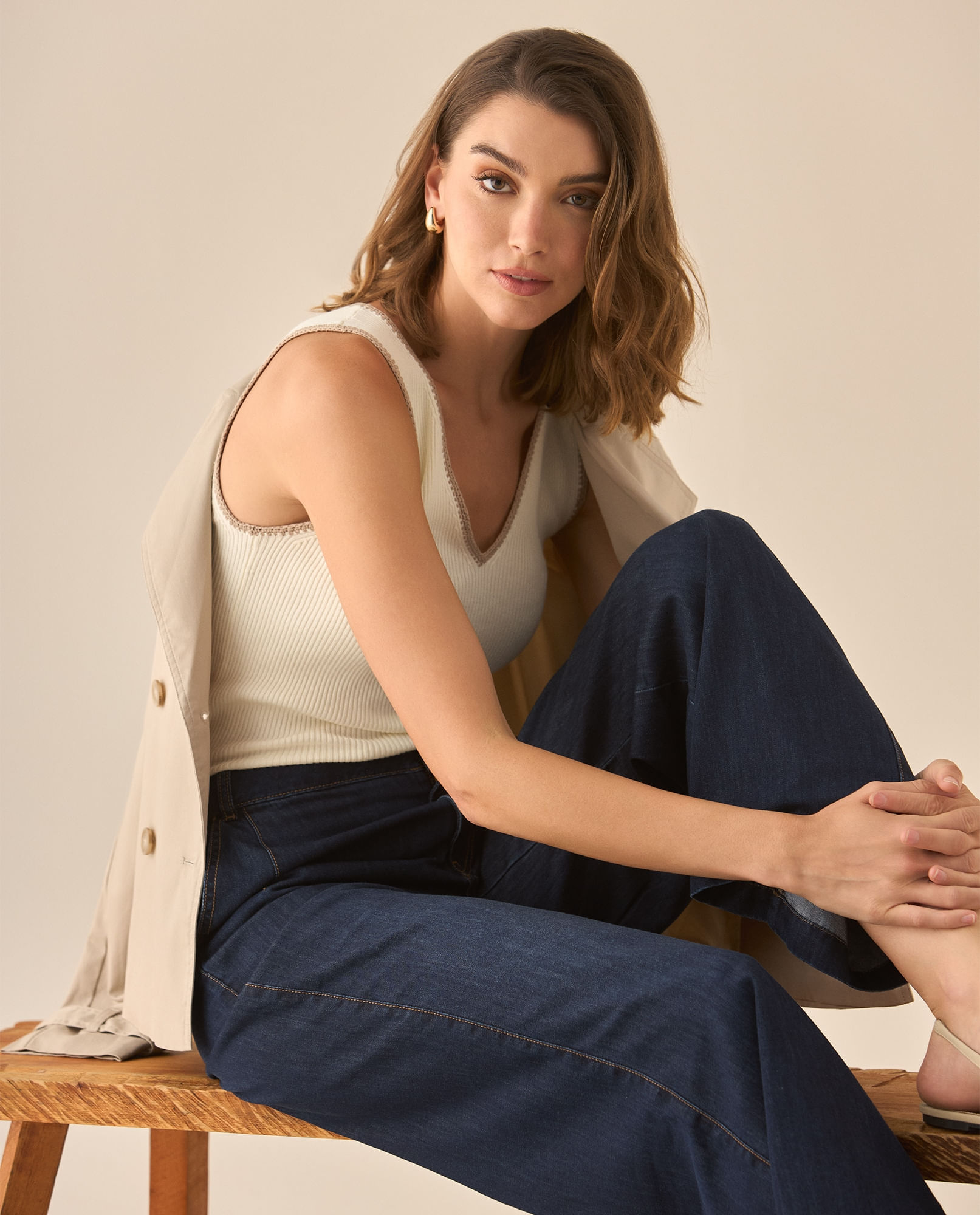 Camisa tejida con escote en V para mujer