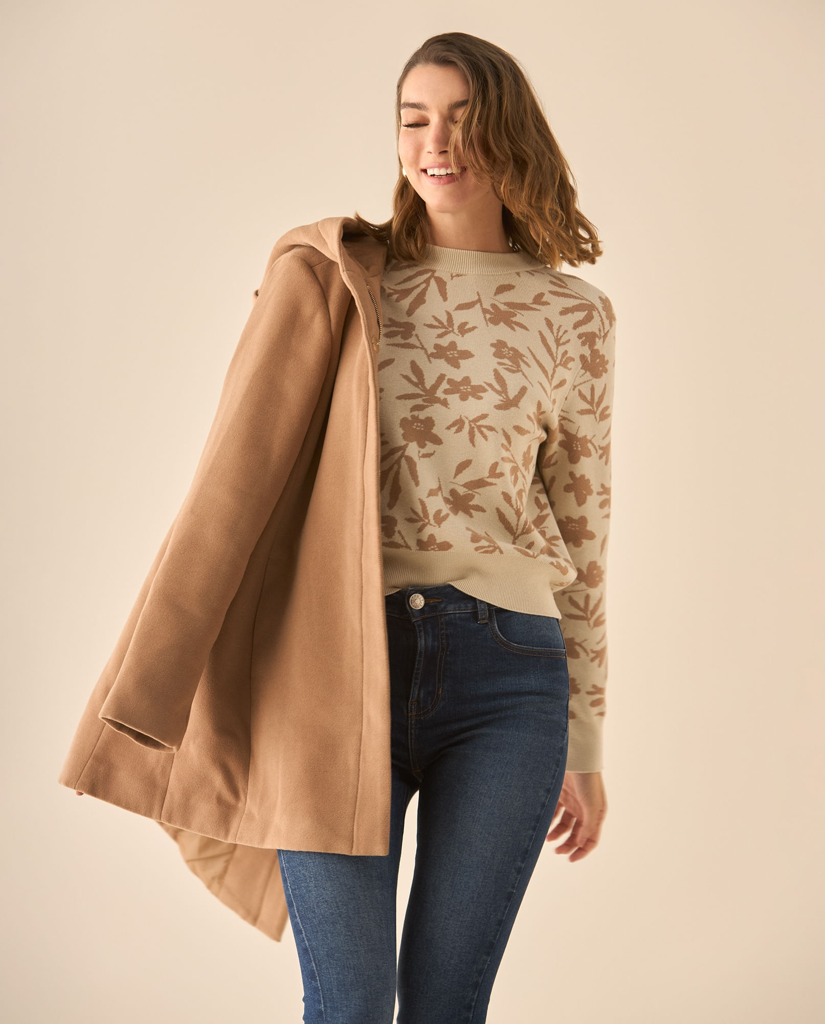 Suéter tejido de diseño cerrado para mujer