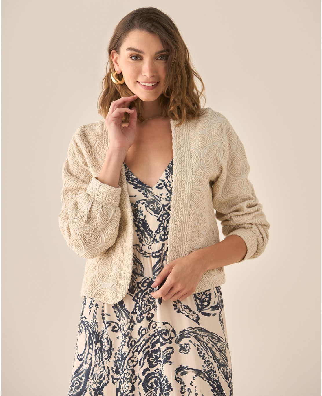 Chaqueta con apliques bordados para mujer