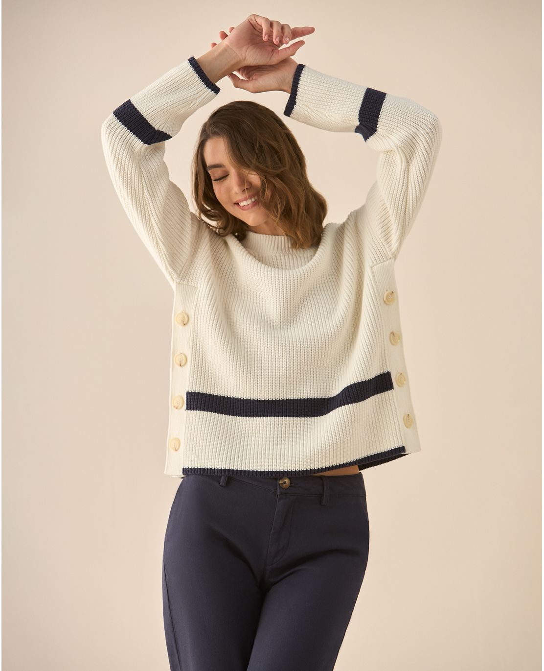 Buzo con rayas y ajuste de botones para mujer