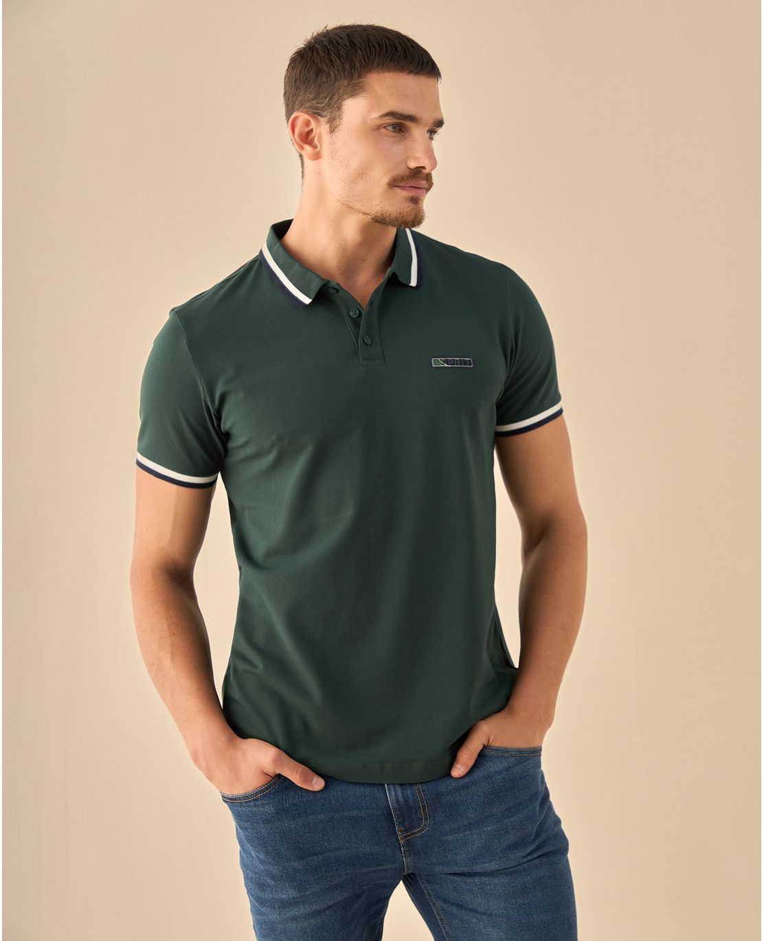 Polo con Ribetes Contrastantes