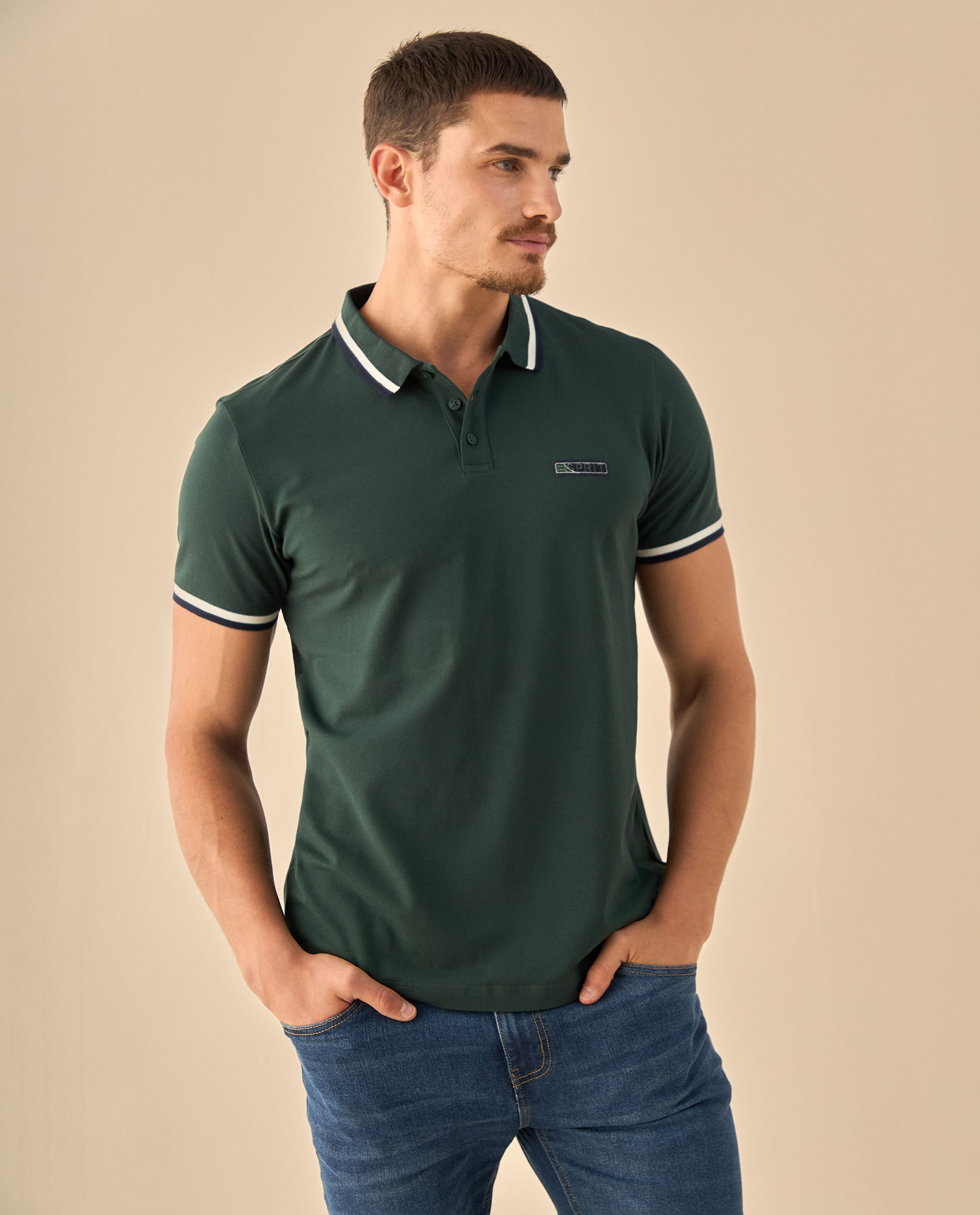Polo con Ribetes Contrastantes