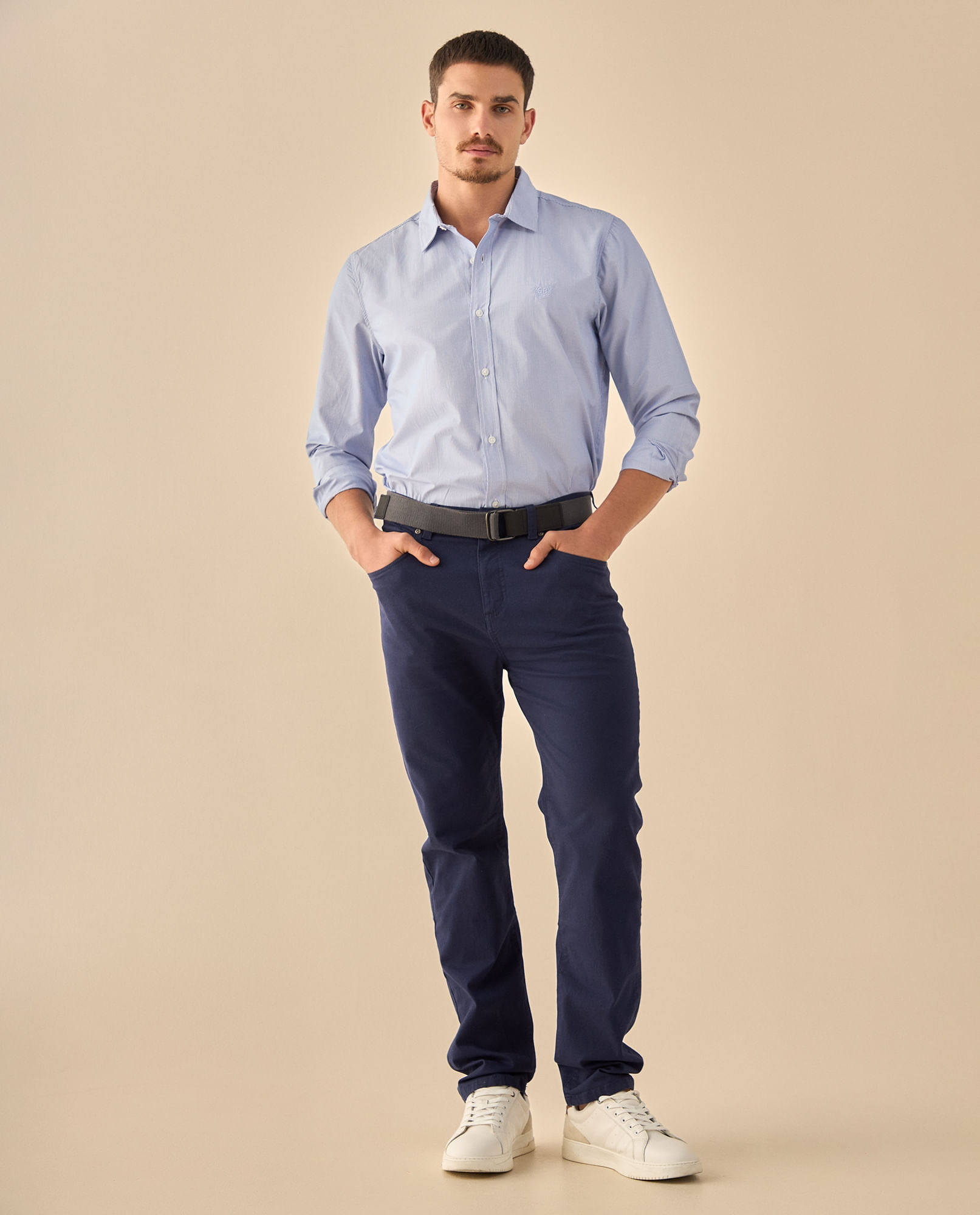 Pantalón Casual con Acabados Premium