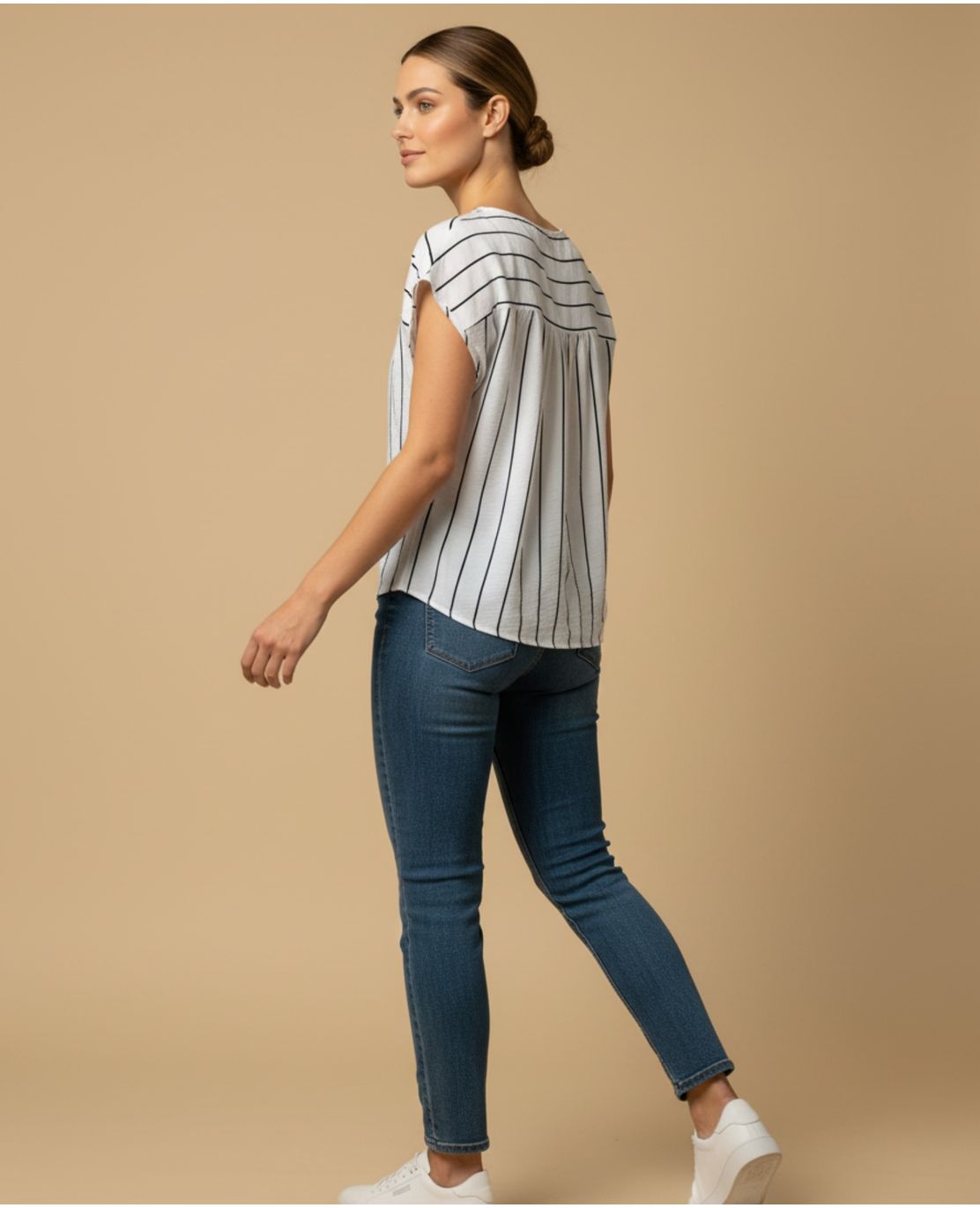 Camisa con Pliegues Posteriores