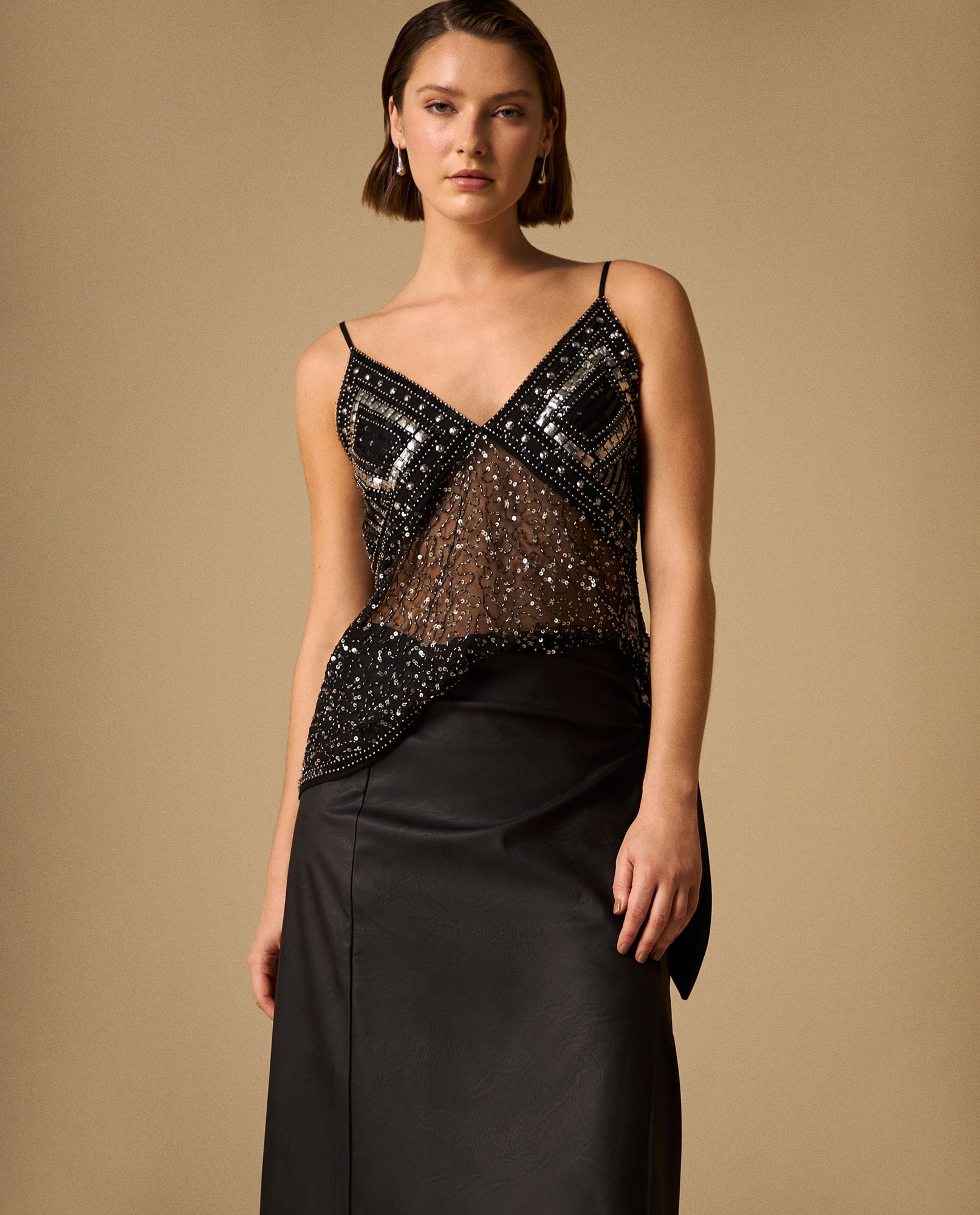 Camisa Negra con Lentejuelas y Transparencias