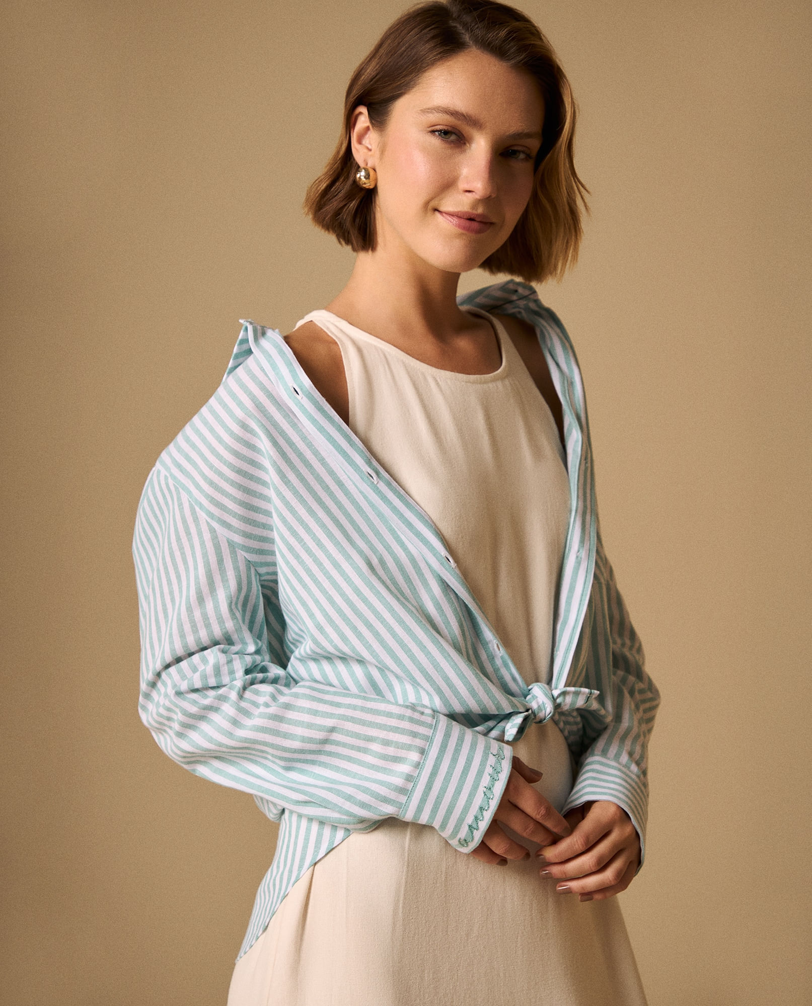 Camisa Rayas con Bordados en Puños