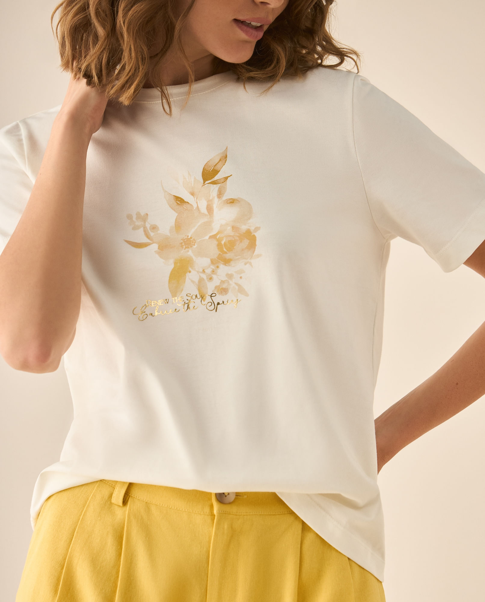 Camiseta tradicional con estampado al frente para mujer