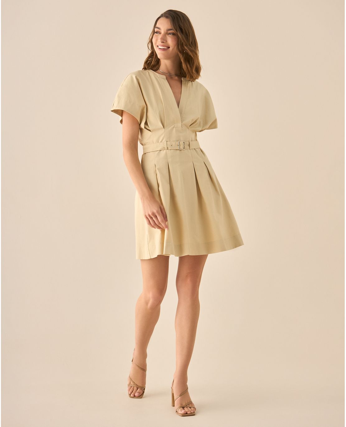 Vestido corto con tablas para mujer