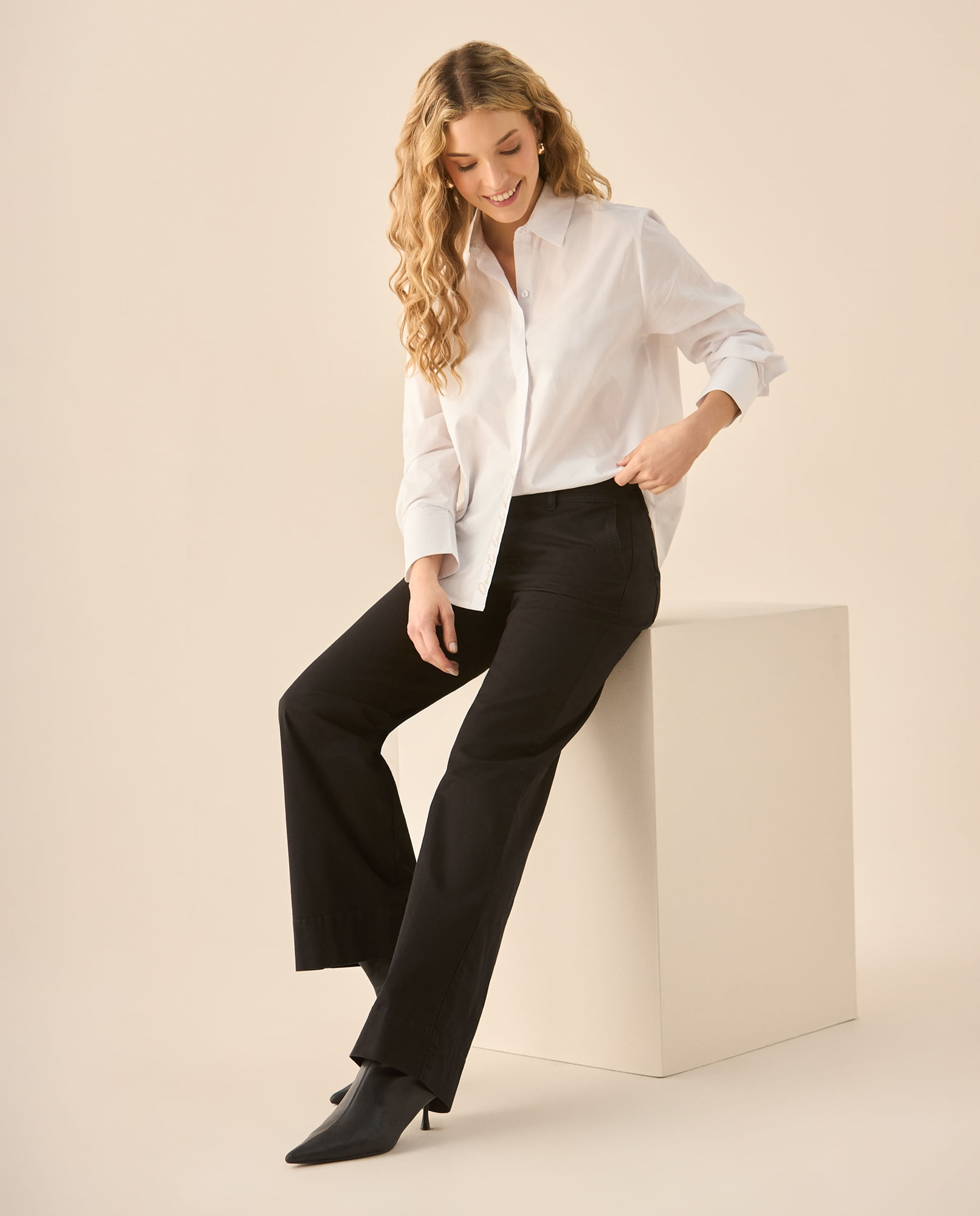 Pantalón clásico de silueta recta para mujer