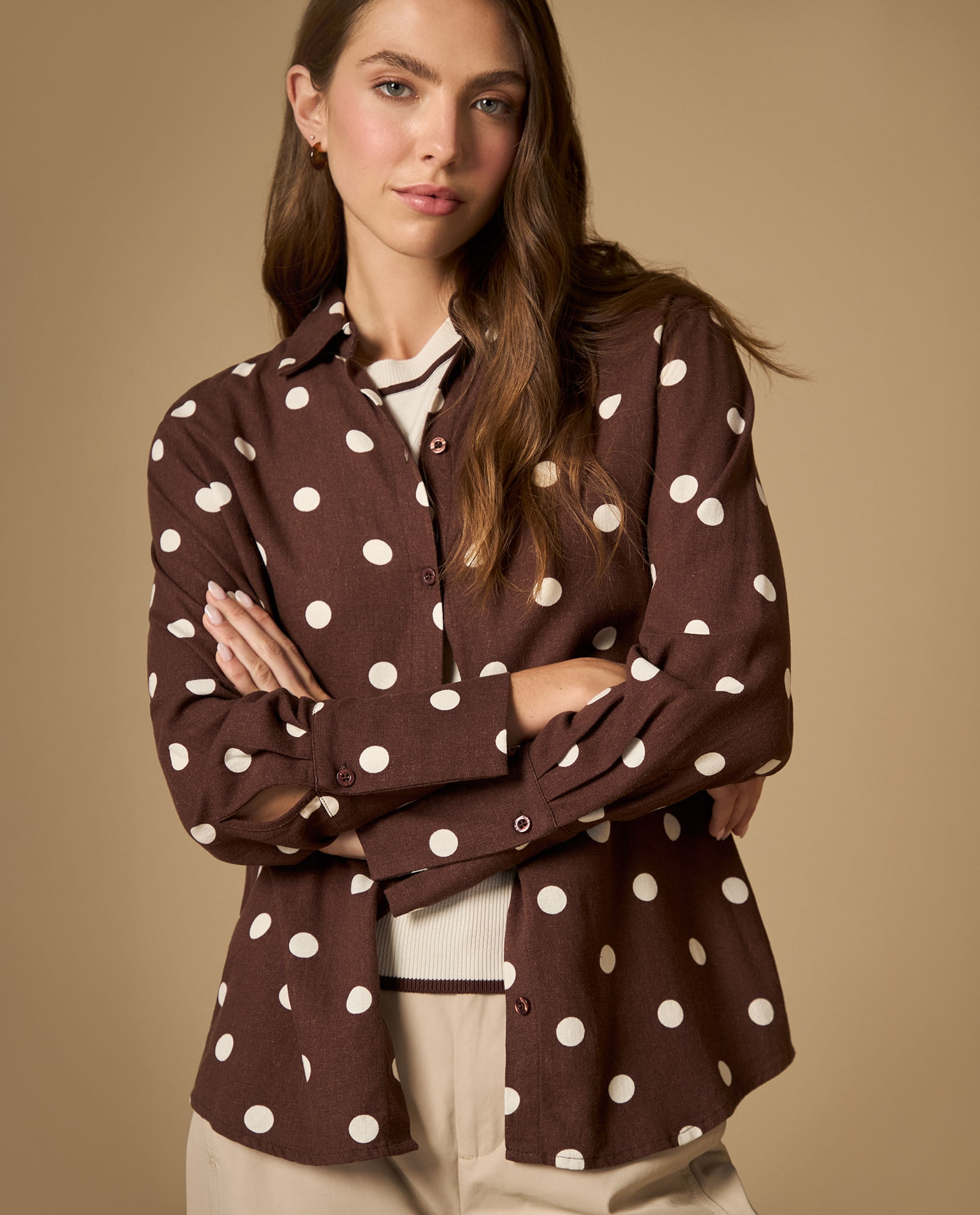 Camisa manga larga con estampado de puntos