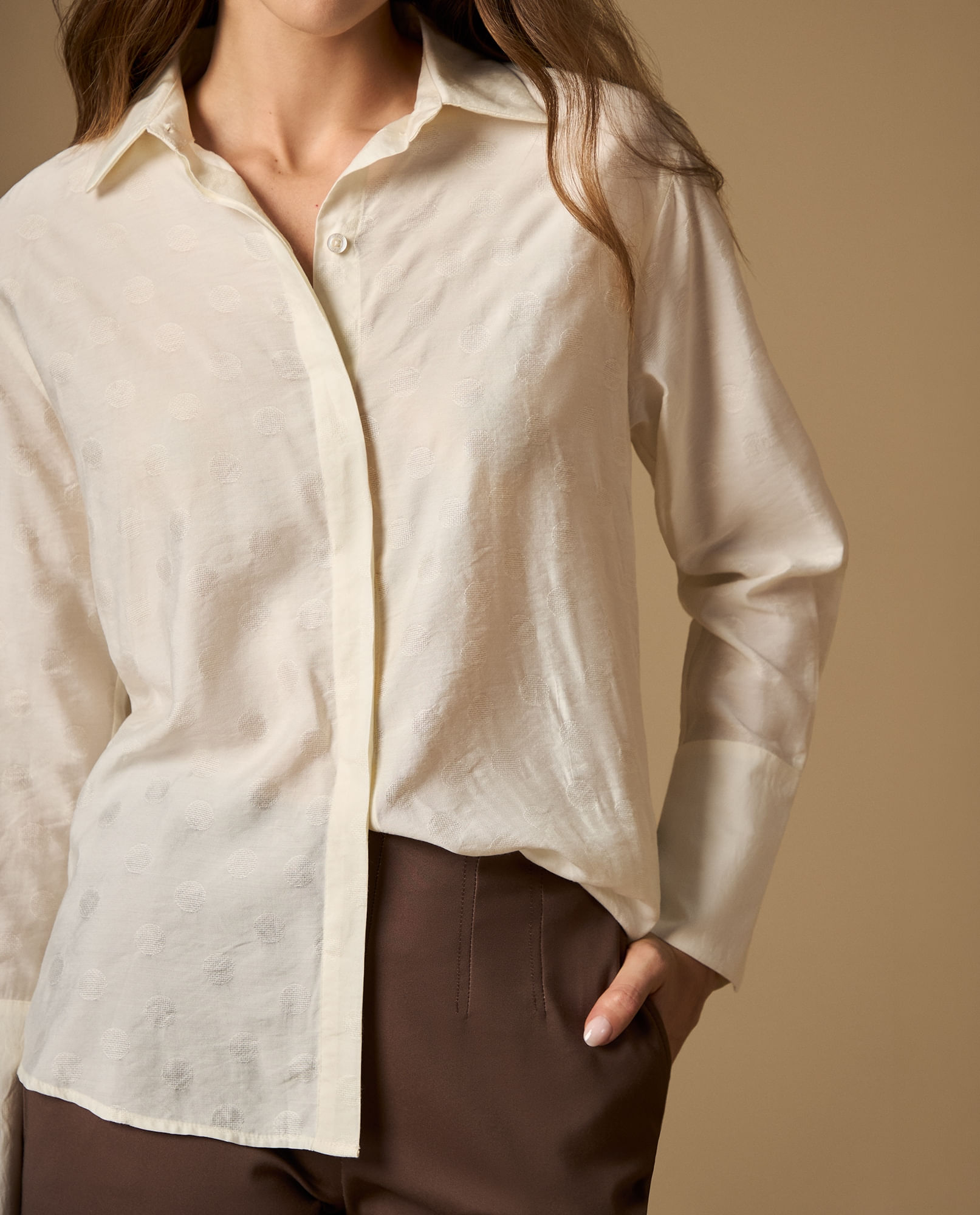 Camisa camisera manga larga con textura sutil