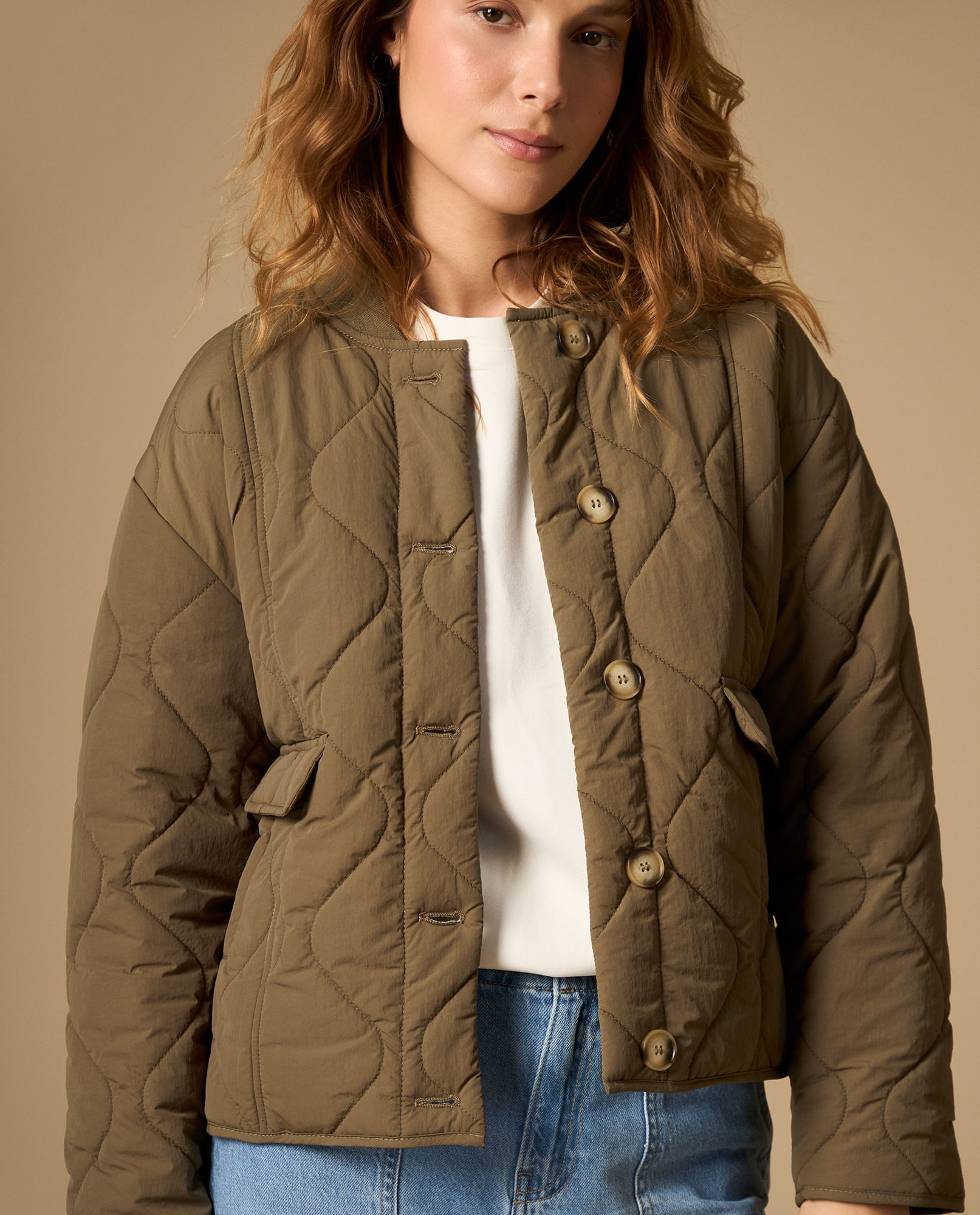Chaqueta acolchada abullonada con largo medio