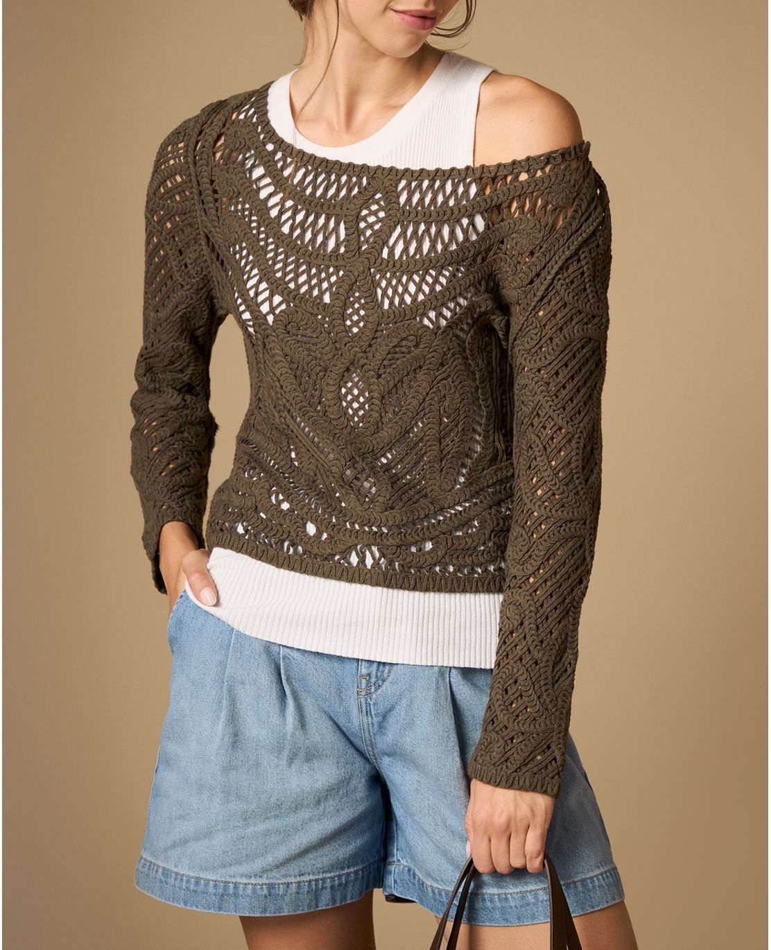 Short con pliegues silueta cómoda