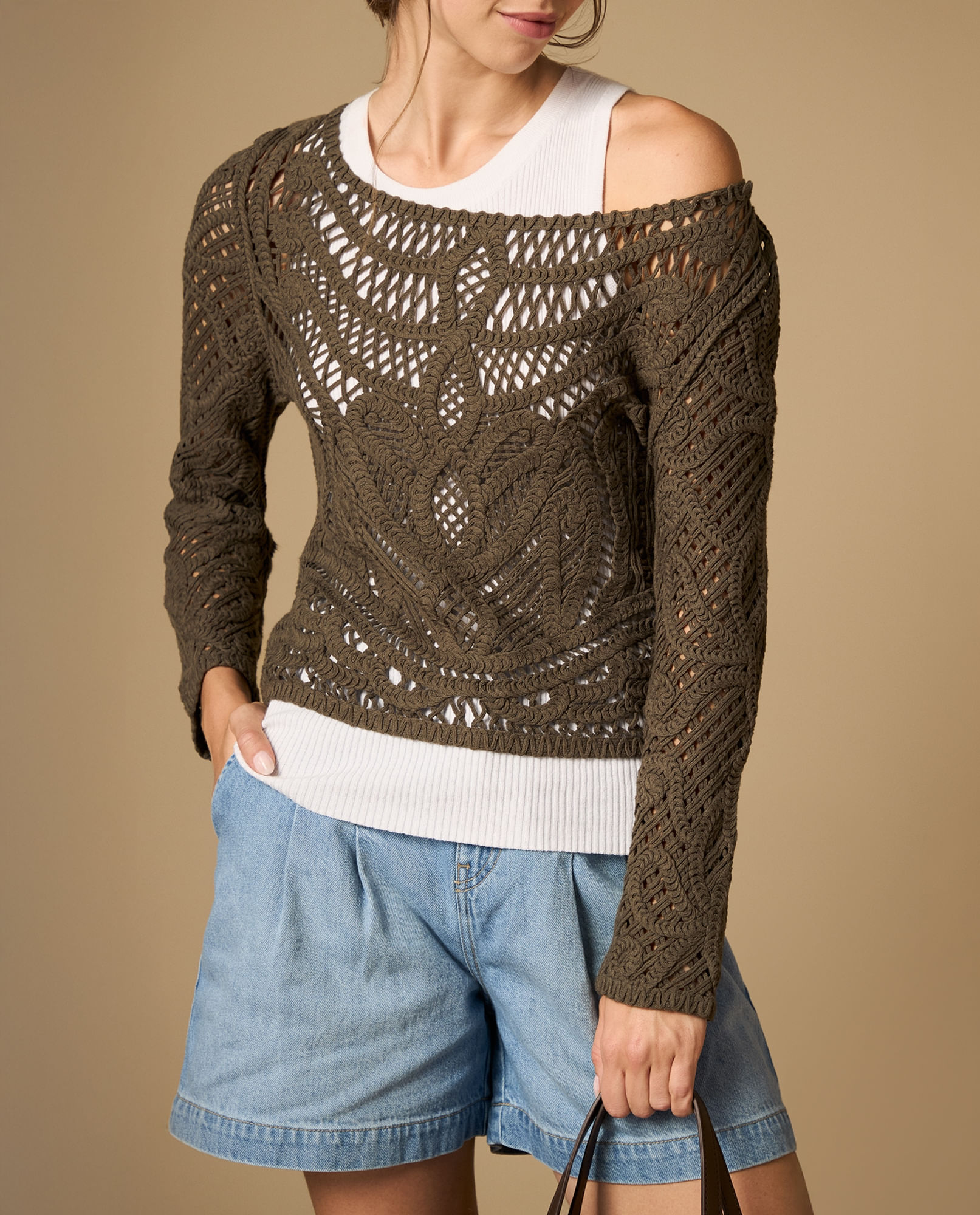 Short con pliegues silueta cómoda