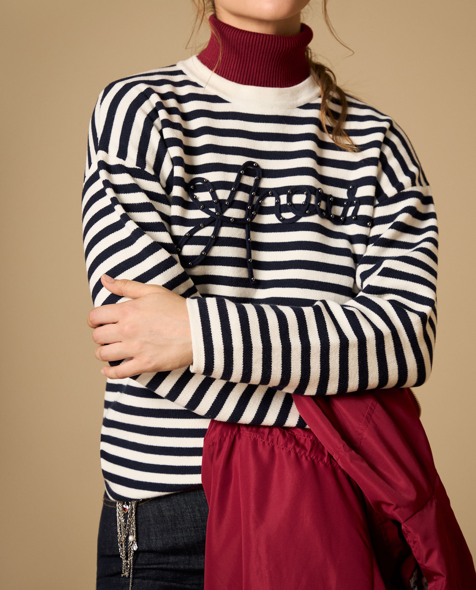 Camiseta manga larga a rayas con lettering bordado
