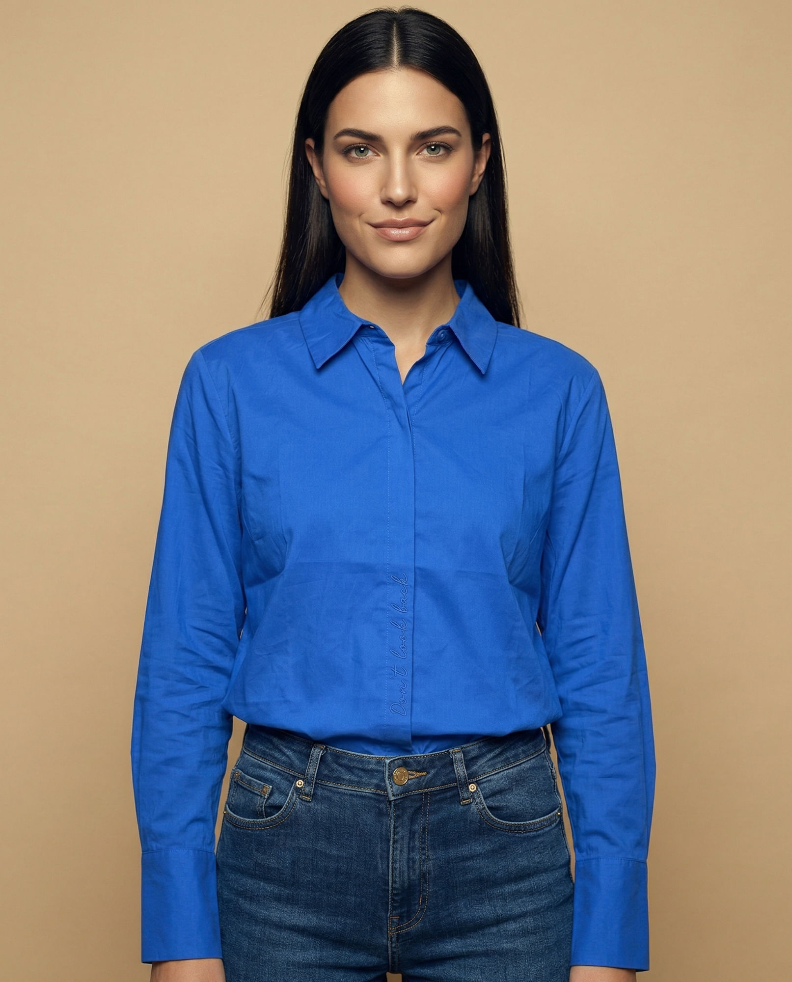 Camisa manga larga cuello camisero en algodón