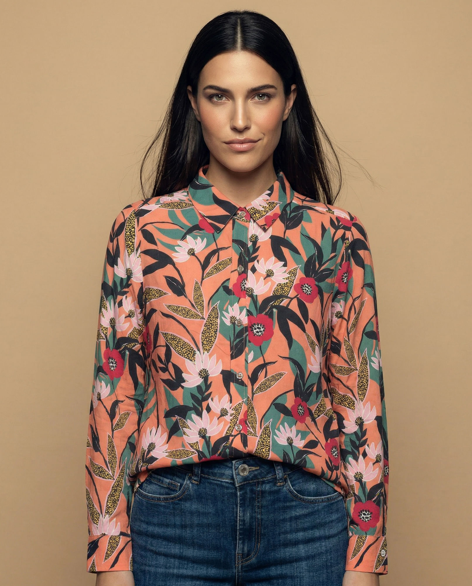 Camisa manga larga estampada floral en viscosa