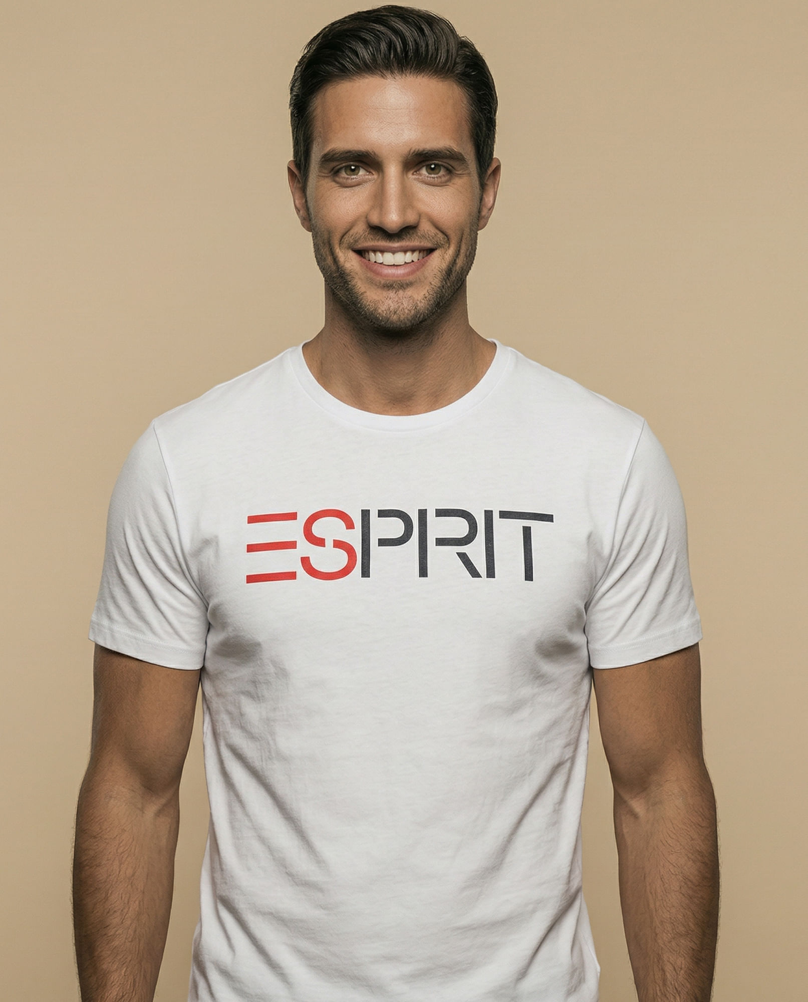 Camiseta con logo estampado en pecho
