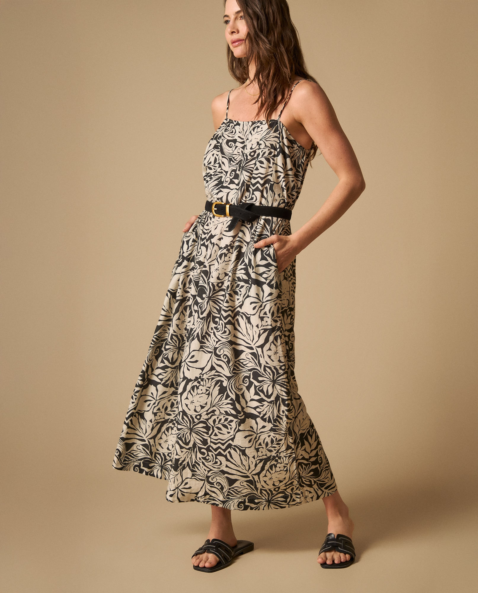 Vestido largo de tiras con caída fluida