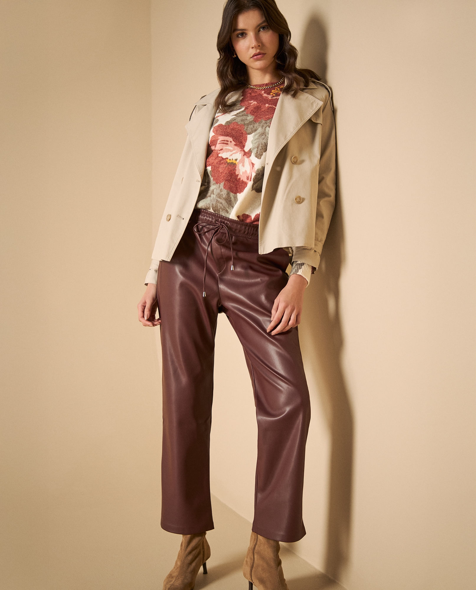 Pantalón jogger tobillero con cordón ajustable