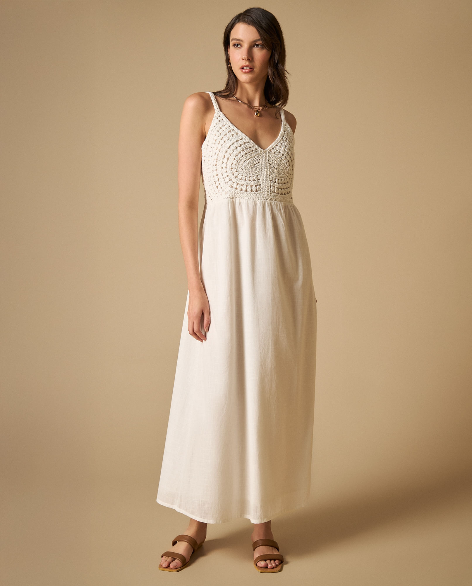 Vestido largo de tiras con bordado y textura
