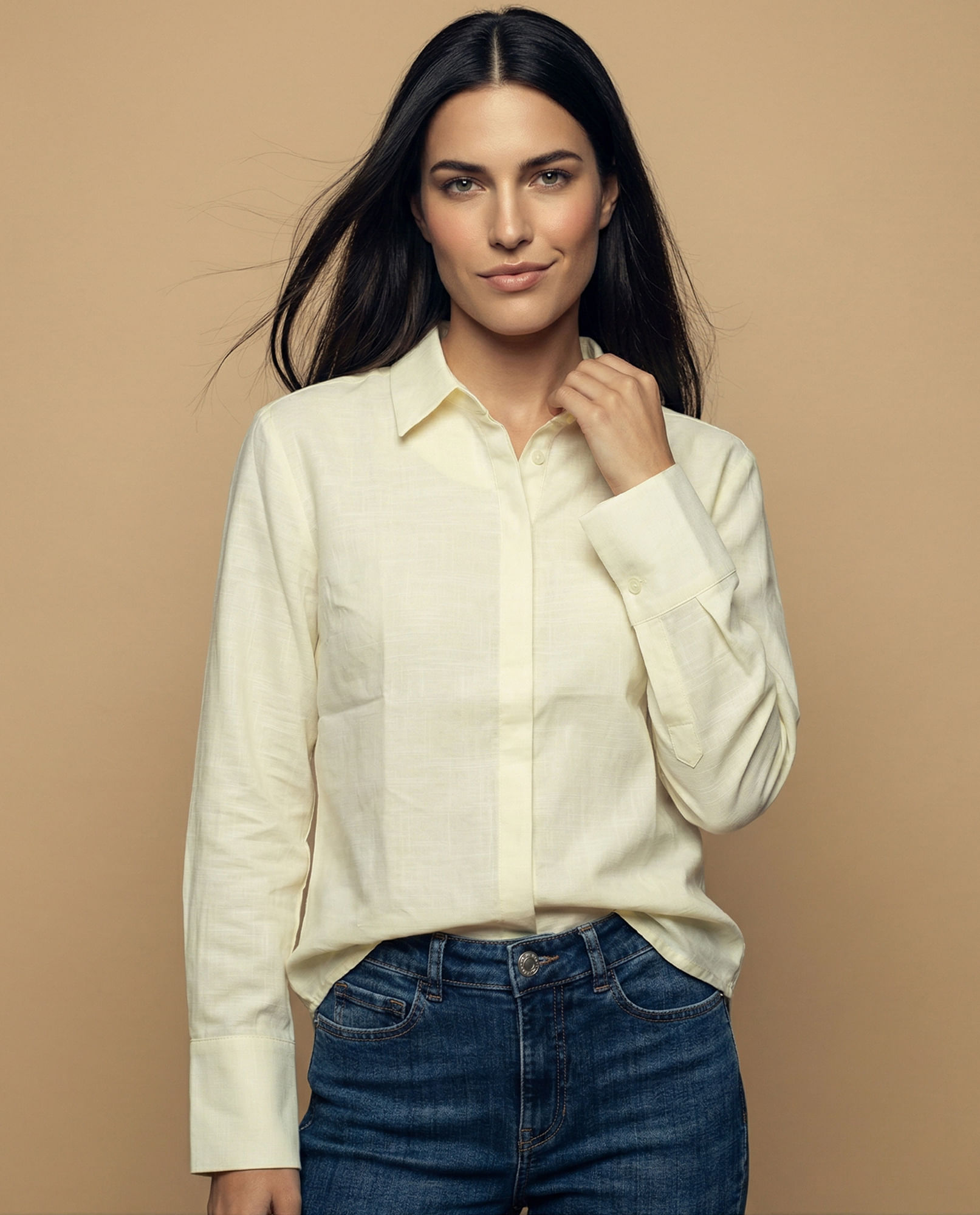 Camisa manga larga cuello camisero en algodón
