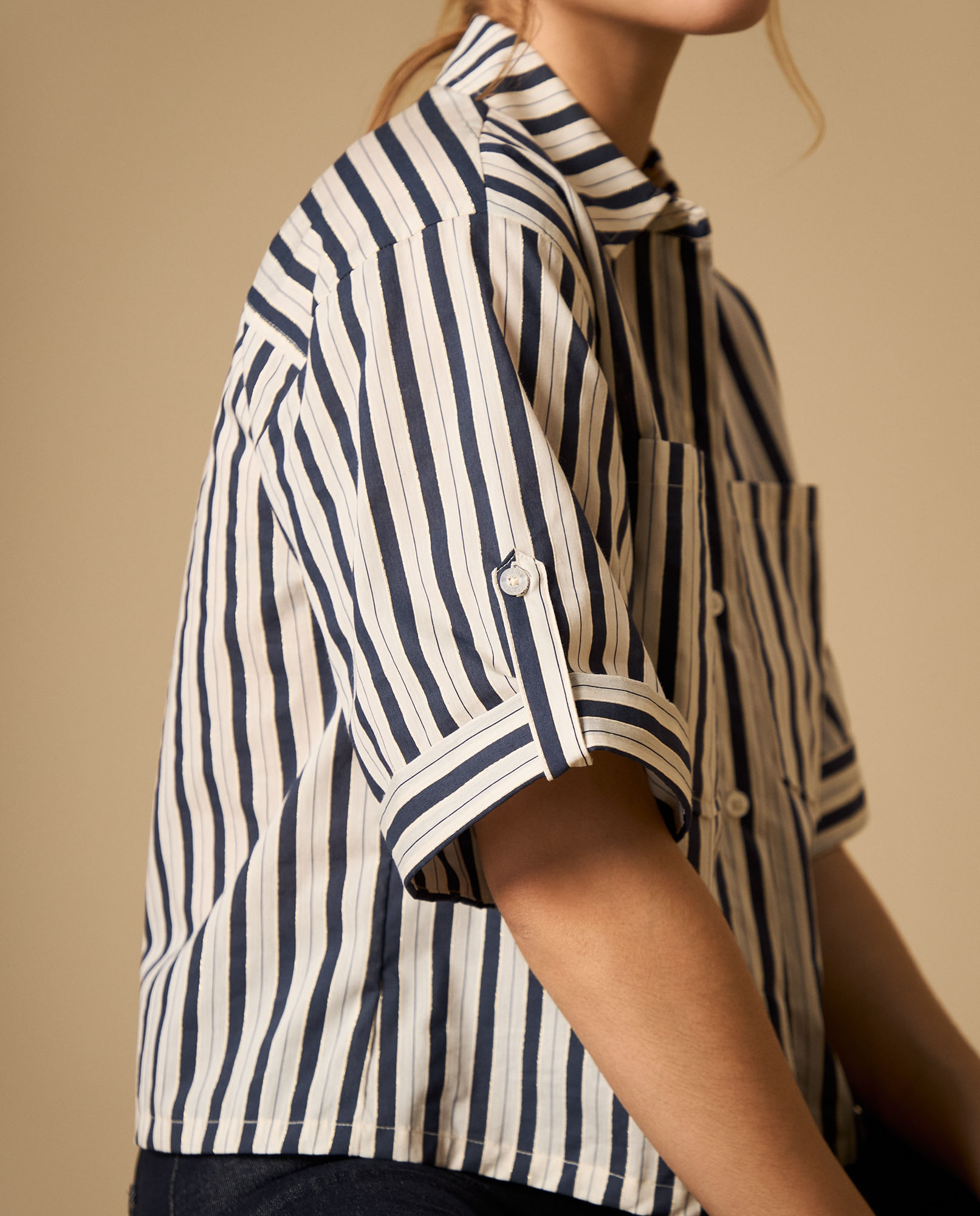 Camisa camisera manga corta con bolsillos frontales