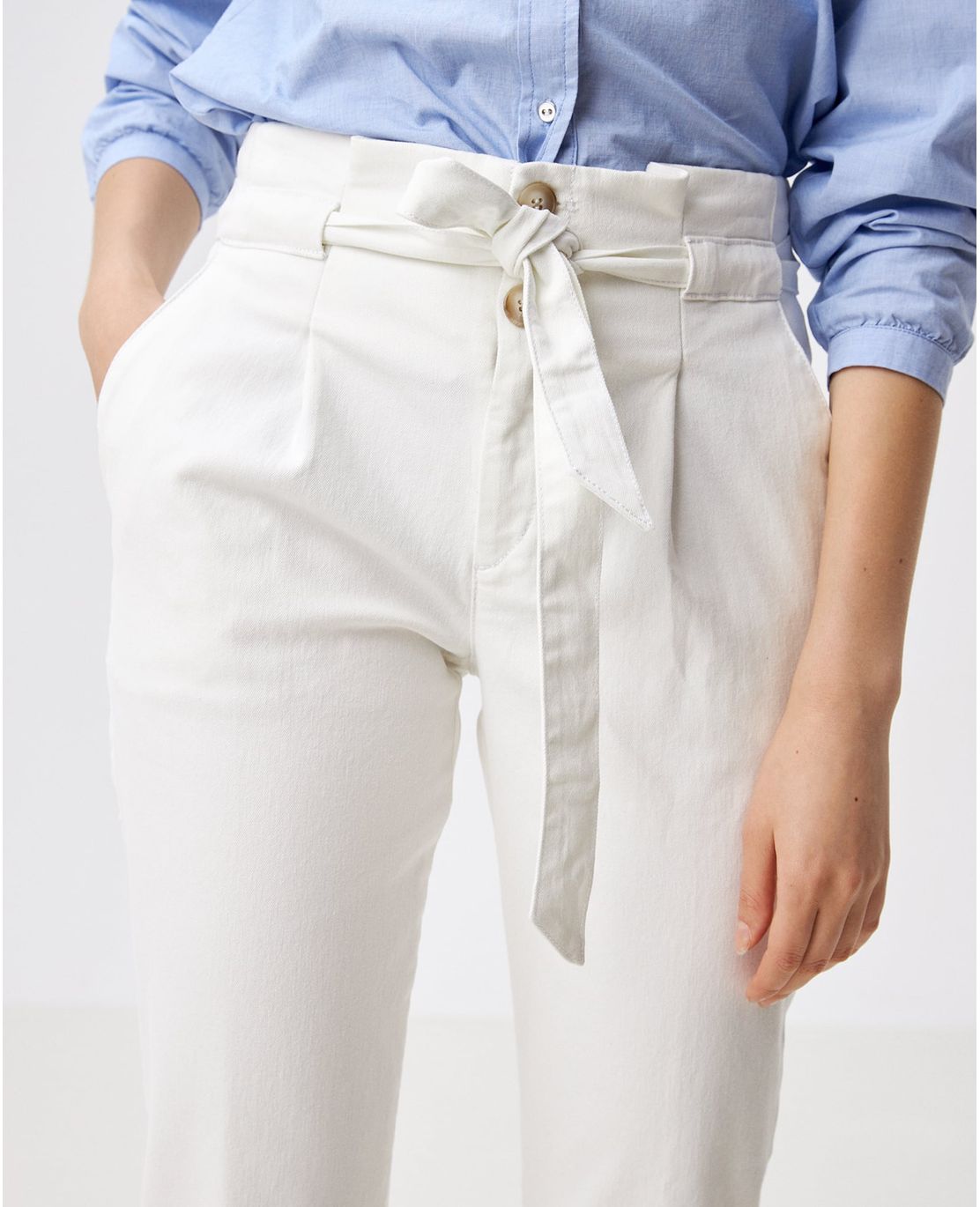 pantalones tiro alto con cinturon